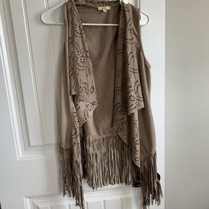 Small fringe vest